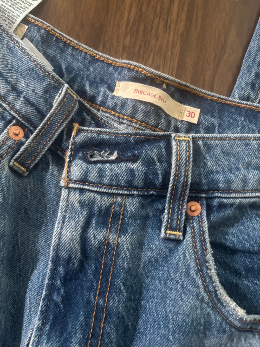 Levi's Womens Rib Cage Bell 30x34 - Picture 2 of 8